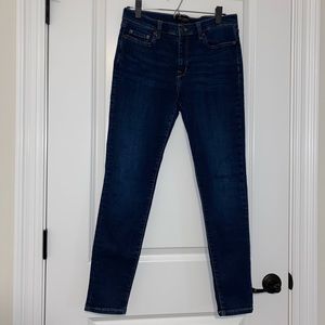 Sculpted skinny jeans